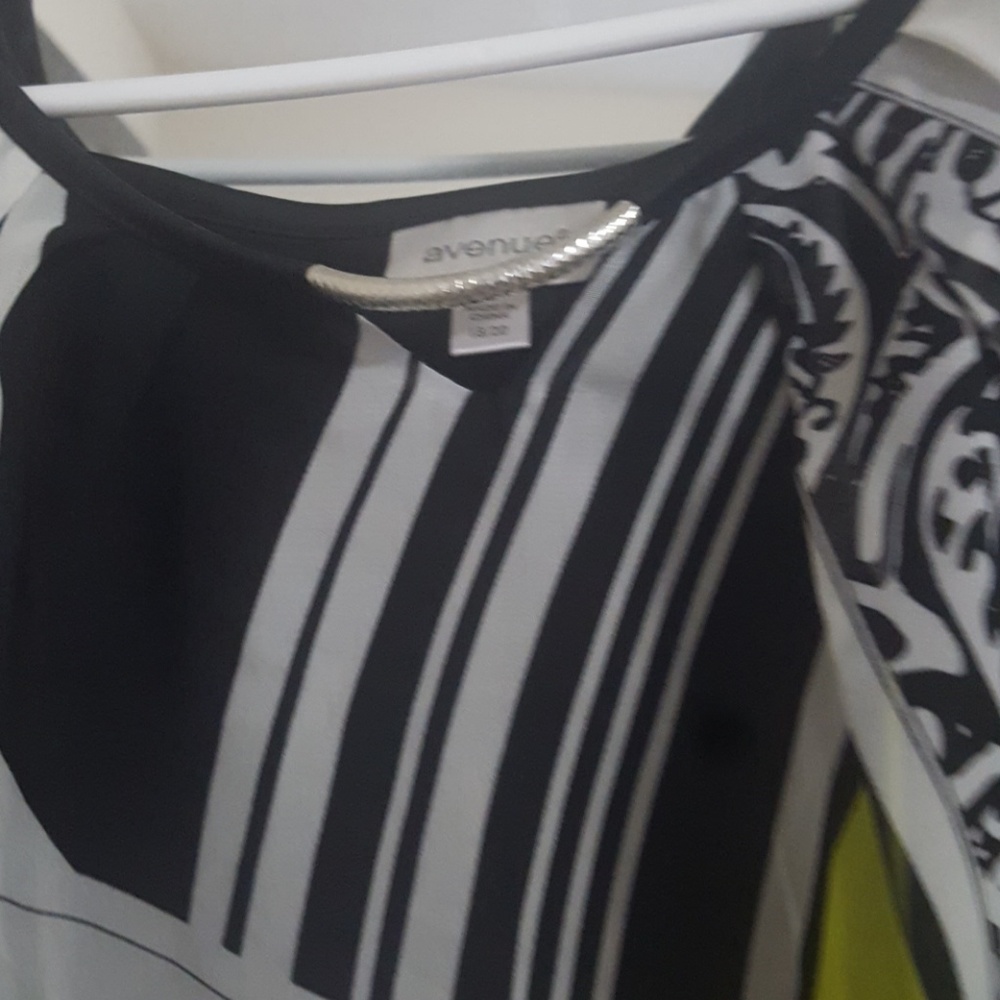Blouse - Picture 2 of 5